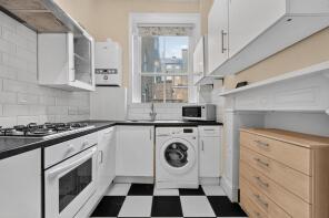 Flat 3, 8 Brunswick Mansions, Handel Street, London WC1N 1PE