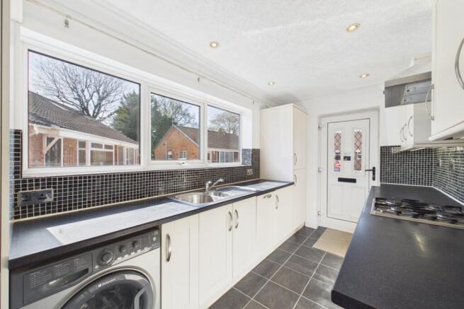 CAM02279G0-PR0072-STILL016