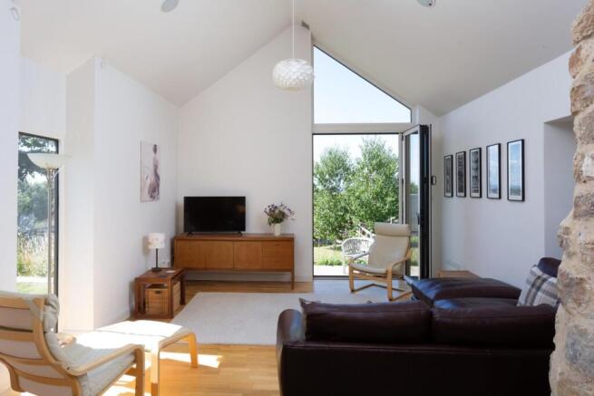 6 bed Character Property for sale Image 10