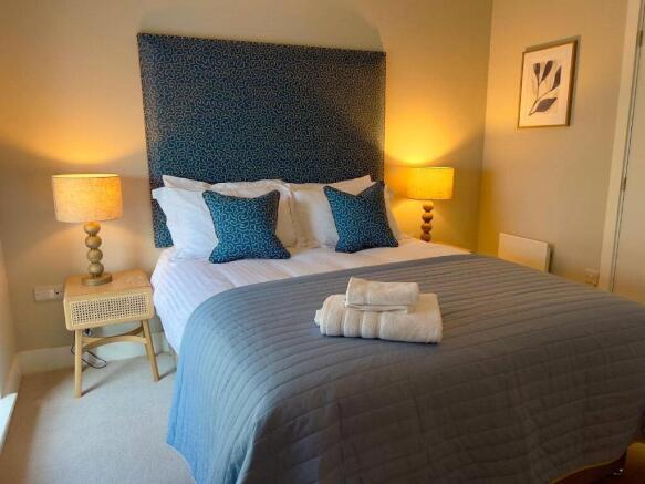 2 bed Flat for sale Image 11