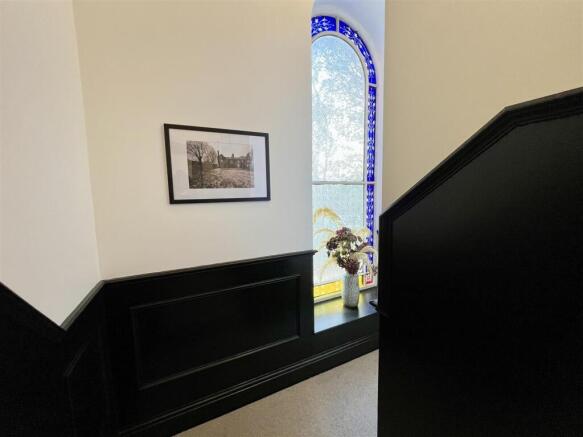 2 bed Apartment to rent Image 12