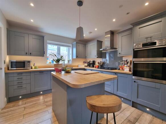 Kitchen - 1.jpg