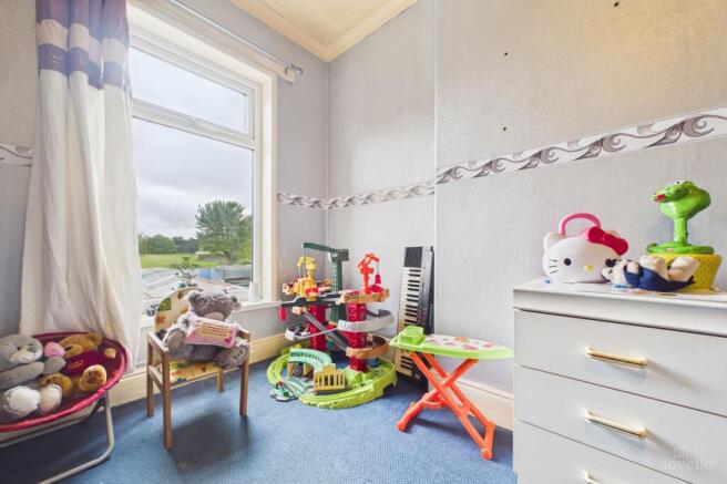 3 bed Semi-Detached for sale Image 8