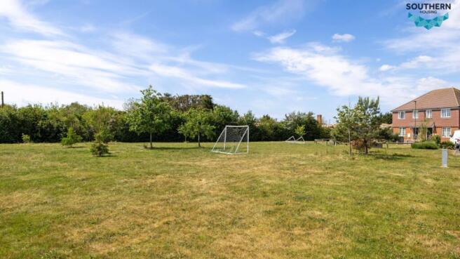 Winton Close, Ferring, Worthing photo 2