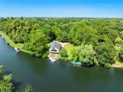 Las Palmas Estate, Russell Road, Shepperton, TW17