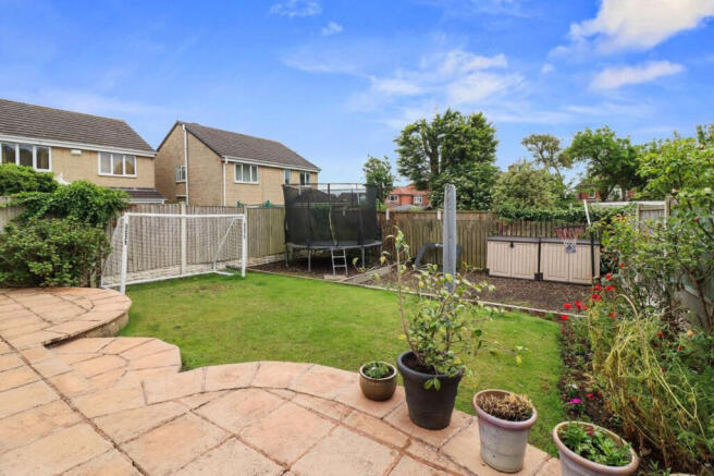 4 bed Detached for sale Image 7
