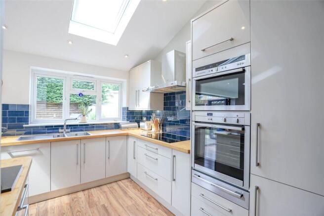 Cranbourne Drive, Harpenden, Hertfordshire, AL5 photo 4