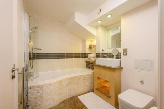 3 bed Duplex for sale Image 8