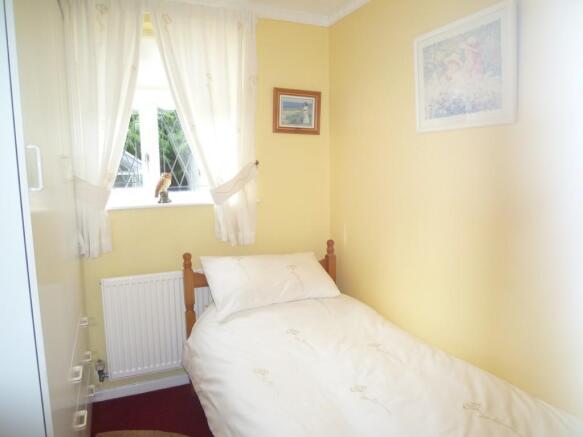 BEDROOM 2