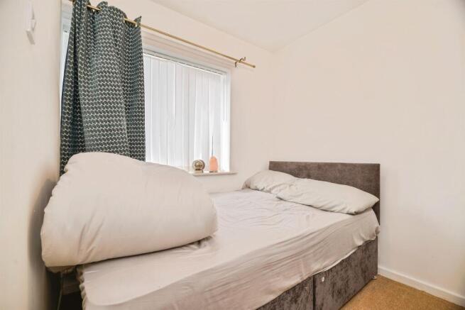 3 bed Semi-Detached for sale Image 6