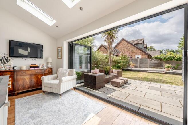 3 bed Semi-Detached for sale Image 9