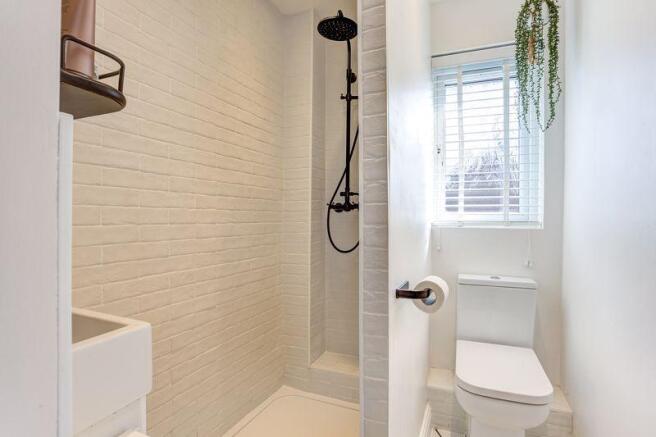 EN SUITE