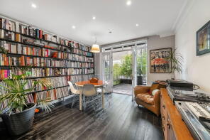 11, 24 Russell Lodge, Spurgeon Street, London SE1 4YJ