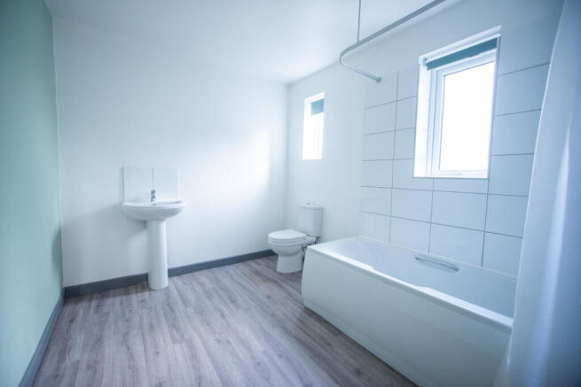 2 bed End of Terrace to rent Image 10