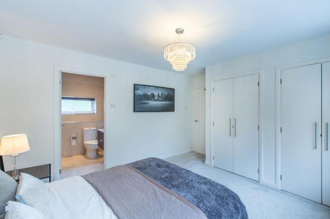 4 bed Detached for sale Image 12