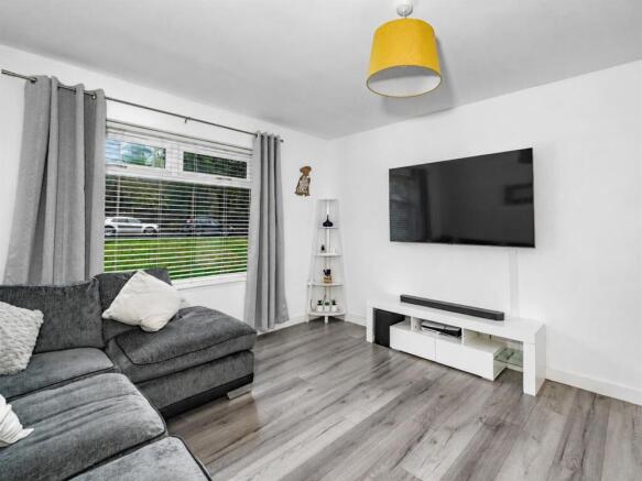183 Charleston Drive Dundee-3.jpg