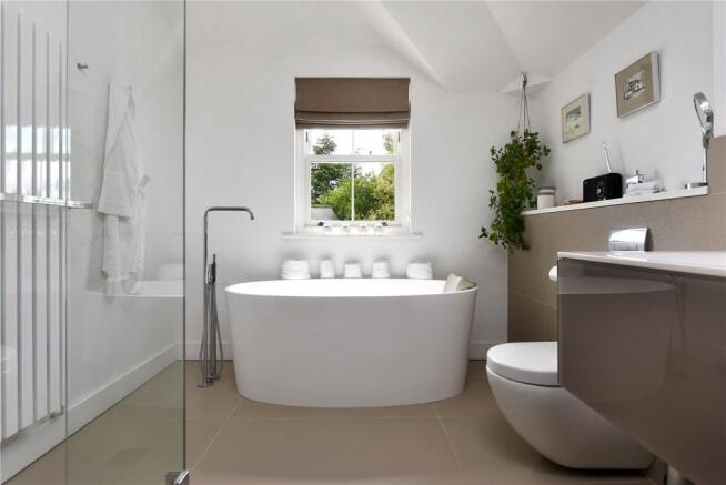 En-Suite Bathroom