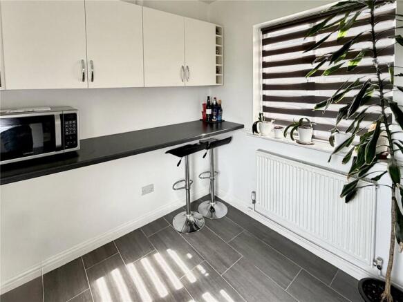 3 bed House for sale Image 6
