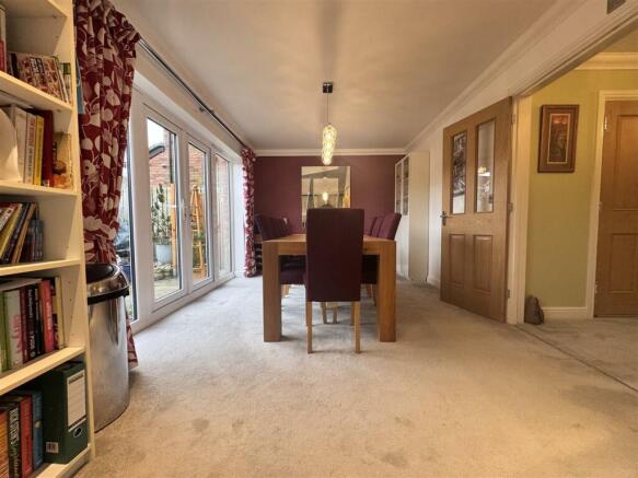 Kitchen / dining