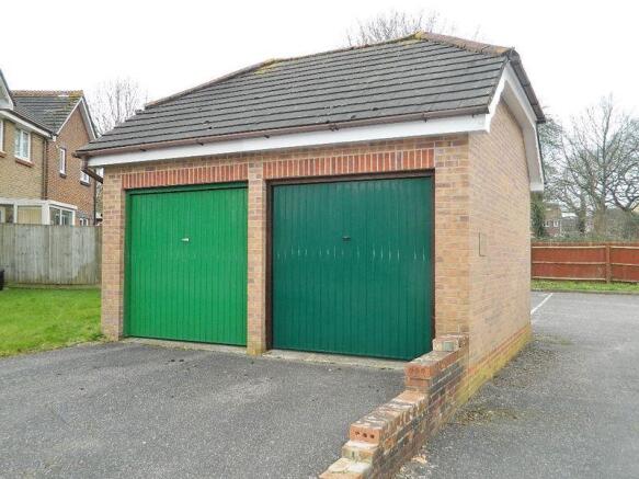 Garage & Parking