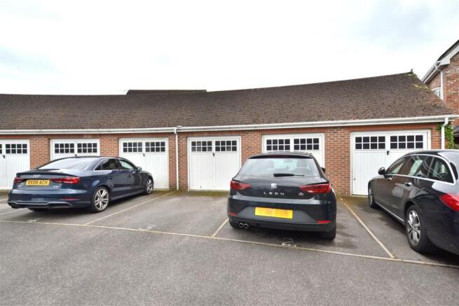 Garage & Driveway Parking.JPG