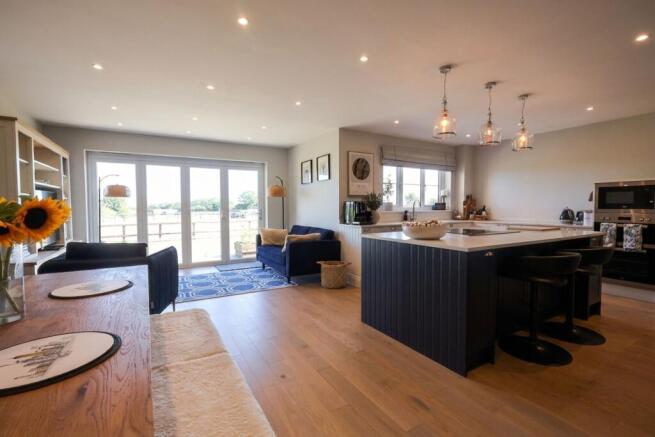 KITCHEN/DINING/FAMILY ROOM