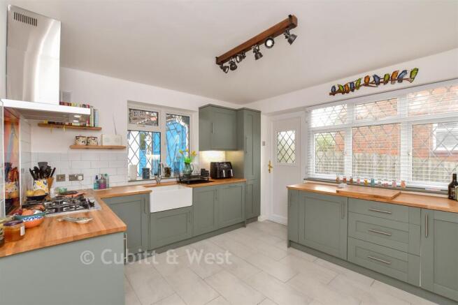 Kitchen/ Breakfast Room