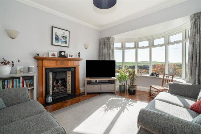 Living Room-3.jpg