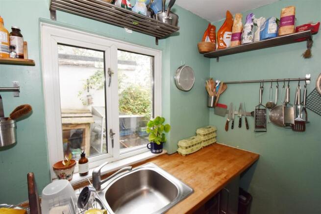 Kitchen 3.jpg
