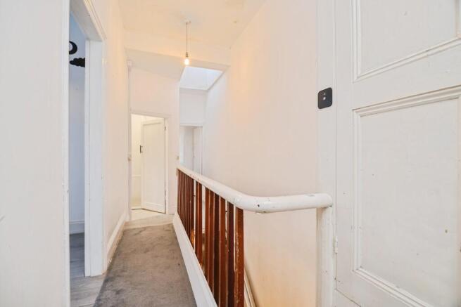 3 bed Terraced for sale Image 8