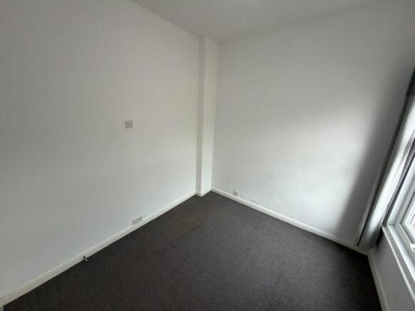 2 bed Terraced to rent Image 11