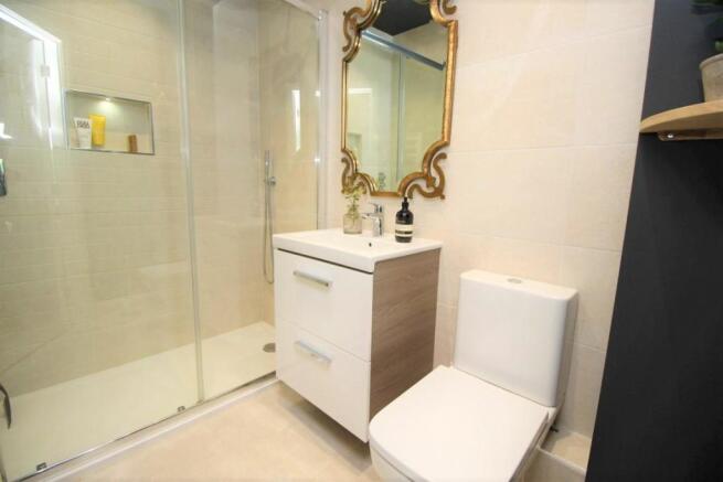 En-suite to Bedroom 1