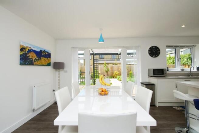 4 bed Detached for sale Image 8