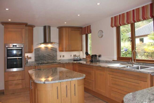LUXURY KITCHEN