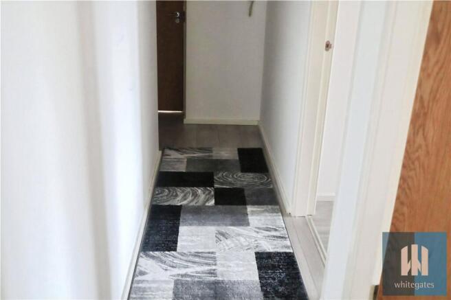 2 bed Penthouse to rent Image 7