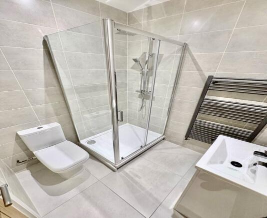 3 bed Detached Bungalow to rent Image 9