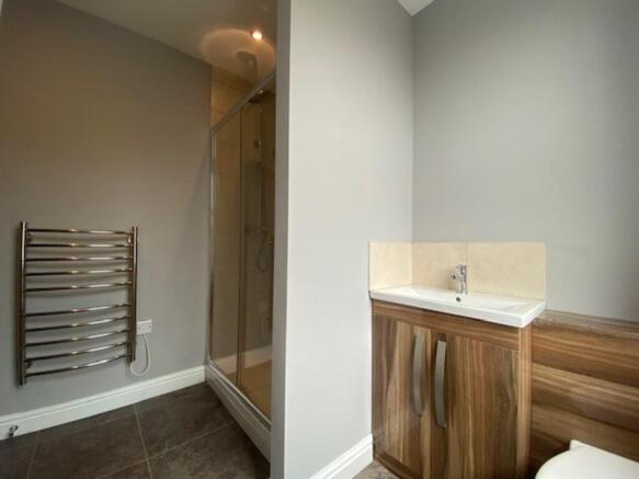 1 bed Apartment to rent Image 6