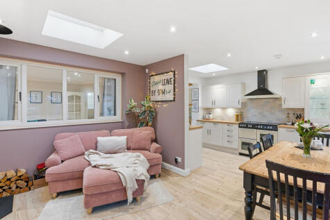 Marion Avenue, Shepperton, TW17