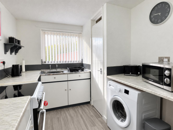 KITCHEN -.png