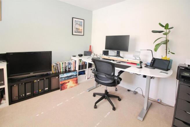 3 bed Town House for sale Image 7