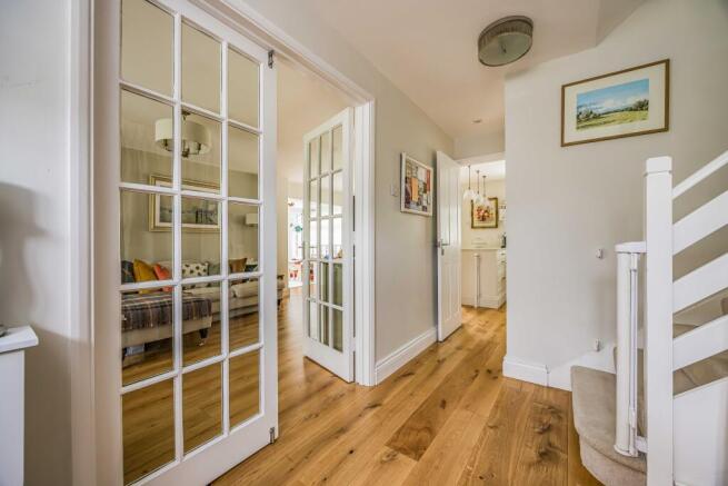 6 Stavely Gardens, Summersdale, Chichester photo 4