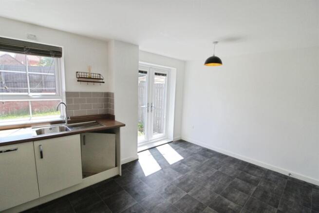 3 bed Semi-Detached for sale Image 4