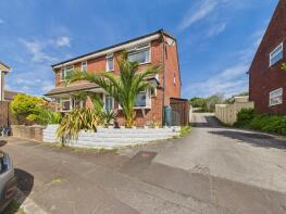 32, Hazeldene Avenue, Brackla, Bridgend CF31 2JW