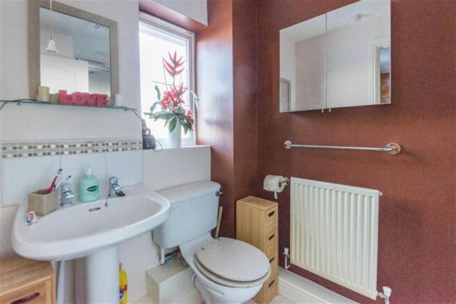 EN SUITE SHOWER ROOM
