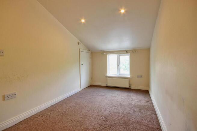 2 bed Terraced for sale Image 7