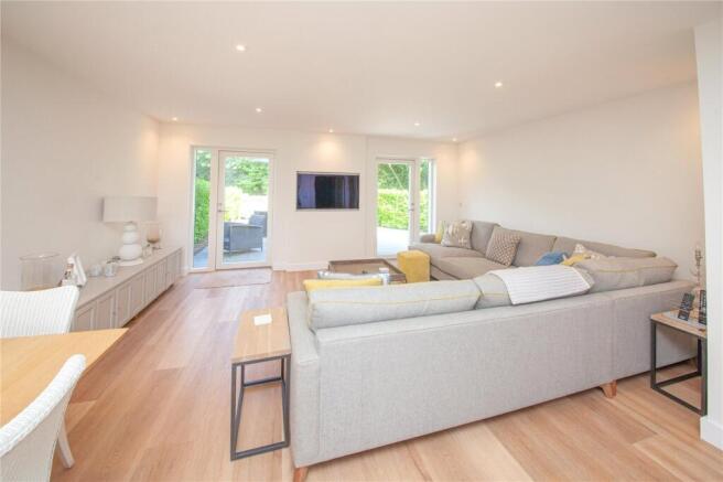 2 Court Terrace, Hillfield Village, Dartmouth, TQ6 0FA