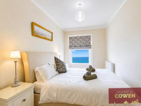 2 bed Apartment for sale Image 10