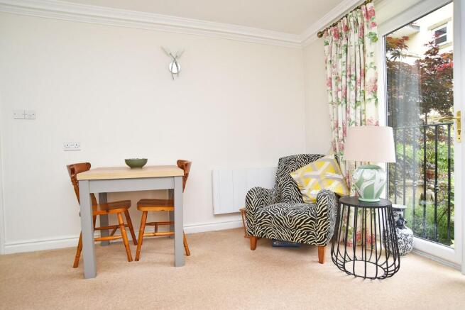 2 bed Flat for sale Image 6