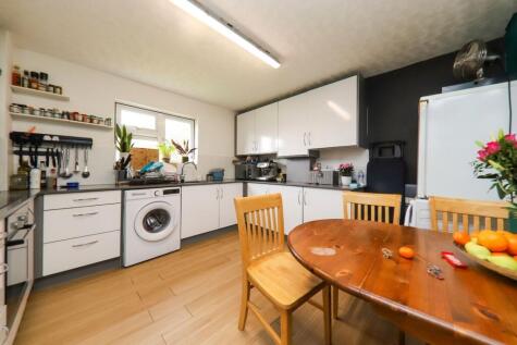 Curtis Close, Mill End, WD3