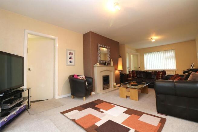 Lounge / Dining picture 2